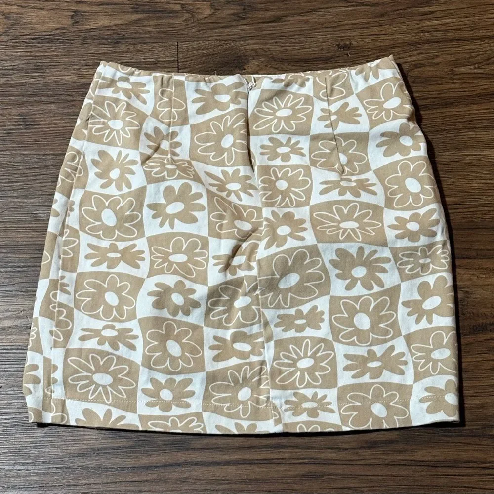 Love On A Hanger Retro Print Mini Skirt Beige White Size 1